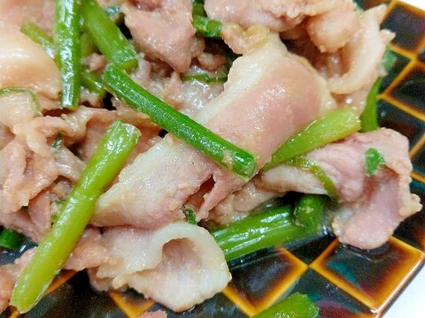 焼肉のタレde(^^)豚肉とニンニクの芽の炒め物♪